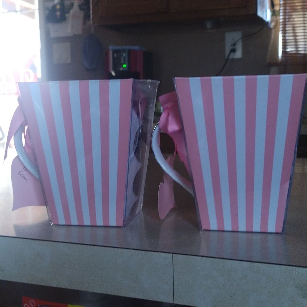 Pier 1 Imports Cups, Girls-Friends - Picture 3 of 4
